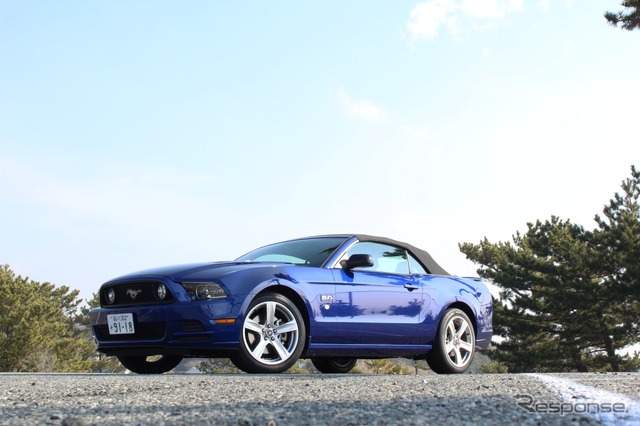 フォード・マスタング V8 GT コンバーチブル