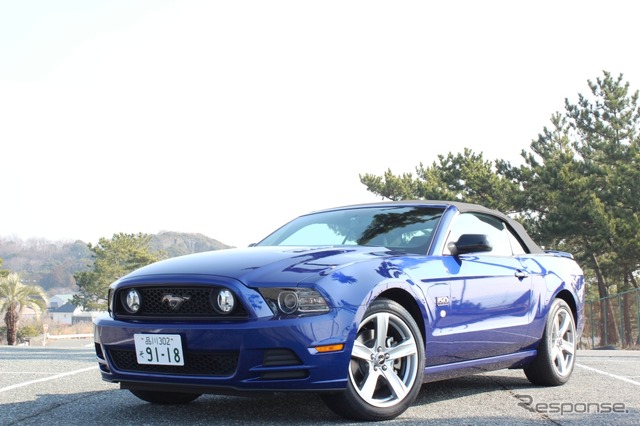 フォード・マスタング V8 GT コンバーチブル