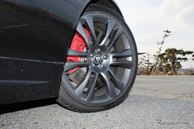 ジャガー・XKR-S
