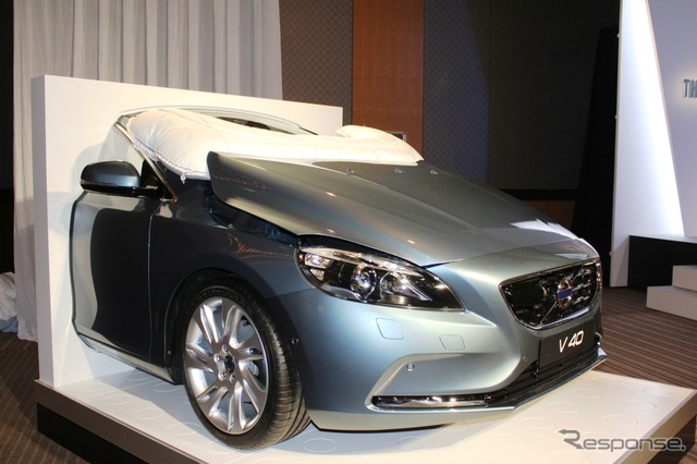 ボルボ・V40