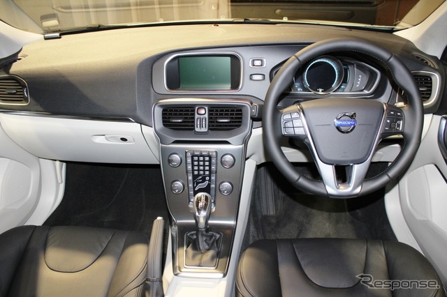 ボルボ V40 