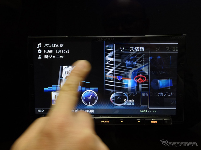 スマホ感覚のフリック、ピンチ、ドラッグ操作に対応し、トップクラスの高速レスポンスを実現した