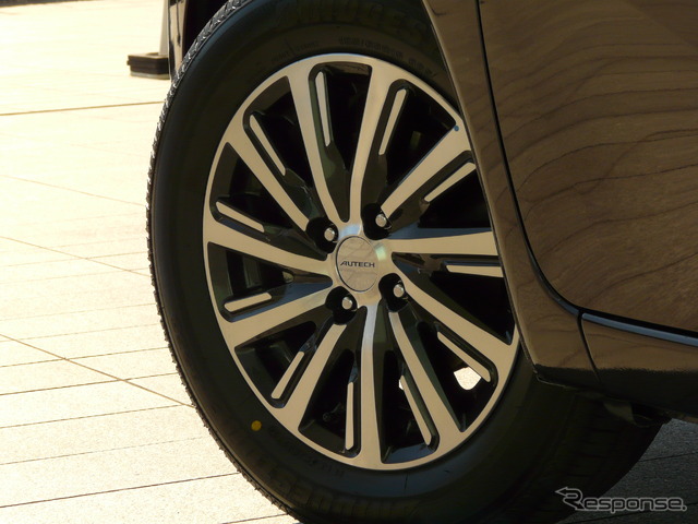 【日産 ノート・アクシス 試乗】上質感と世界観は標準車とは別モノ！…島崎七生人