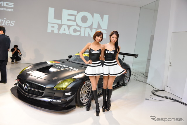 SUPER GTシリーズ参戦車両も披露した