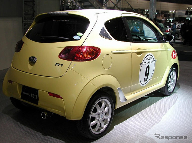【東京オートサロン05】写真蔵…スバル R1、発売直後に