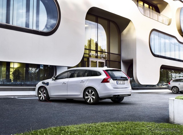 ボルボ V60 のPHV