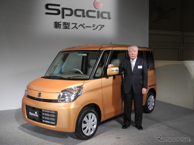 スズキの新型軽自動車『スペーシア』と鈴木修会長兼社長