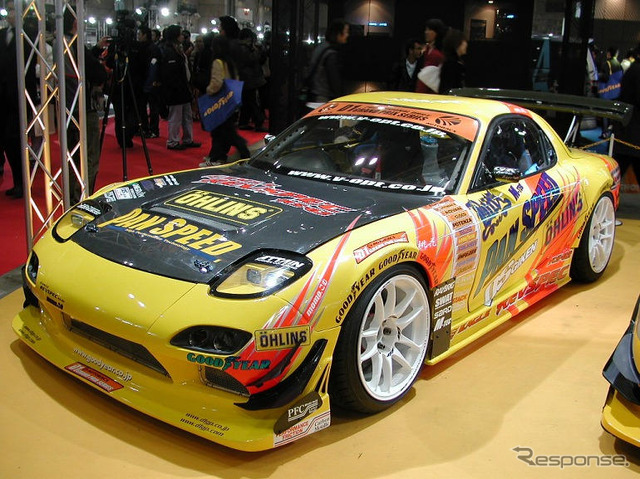 【東京オートサロン05】写真蔵…マツダ RX-7 は永遠に