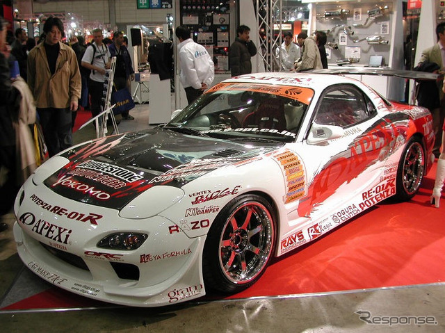 【東京オートサロン05】写真蔵…マツダ RX-7 は永遠に