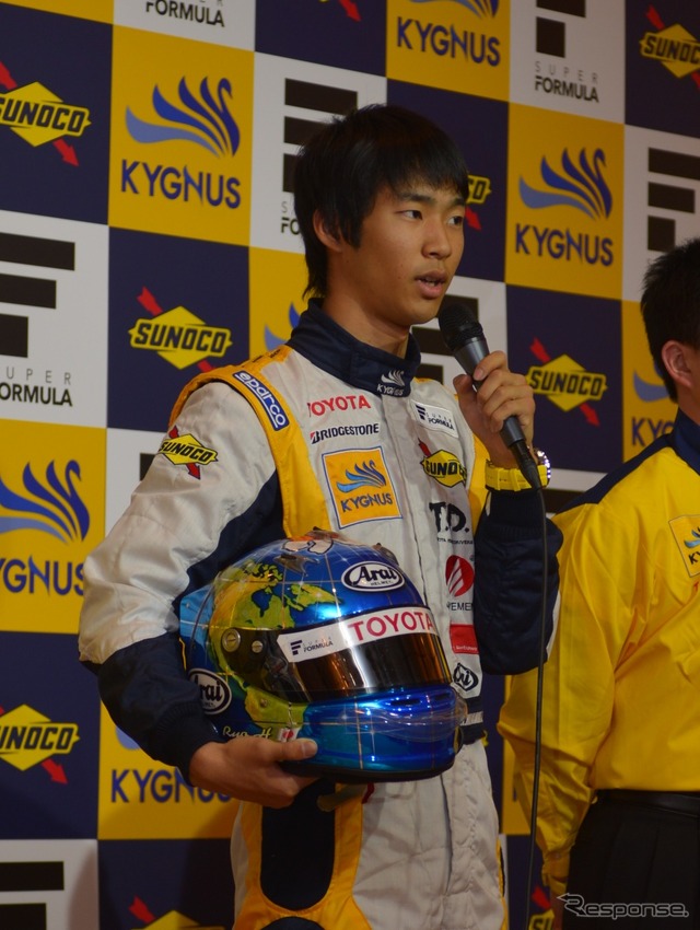 2013年スーパーフォーミュラ参戦、チーム キグナス スノコ 7号車ドライバー 平川・亮選手