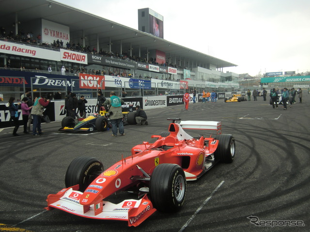 鈴鹿ファン感謝デーには、フェラーリF2003-GAなど、歴代F1マシンも数々集結。