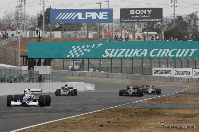 鈴鹿ファン感謝デーでのレジェンドF1マシン・デモ走行。写真:MOBILITY LAND
