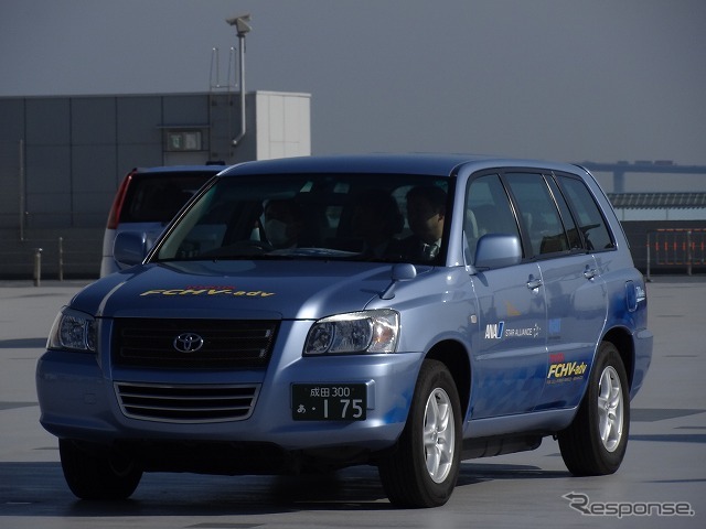 同じ会社ではトヨタ『FCHV』と…。
