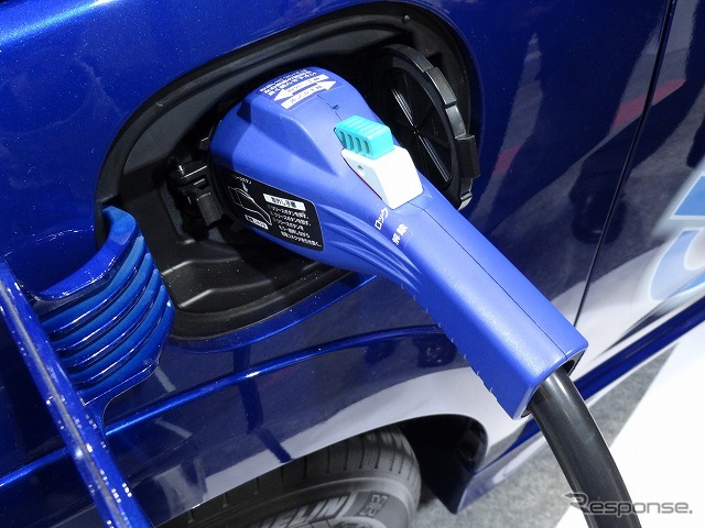 端子部はCHAdeMO(チャデモ)と同じだが、厳密に言うと規格外だという。