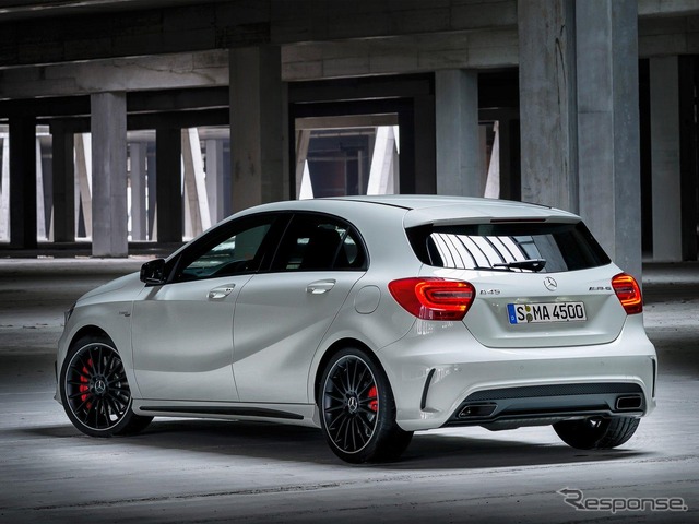 メルセデスベンツ A45 AMG