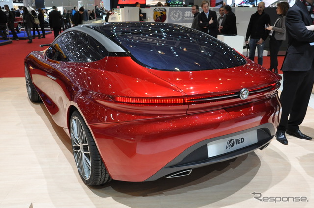 アルファロメオのコンセプトカー、グロリア(ジュネーブモーターショー13)