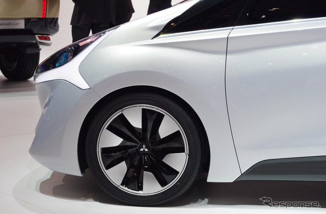 三菱 コンセプト CA-MiEV(ジュネーブモーターショー13)