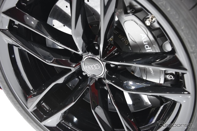 新型 アウディ RS6 アバント (ジュネーブモーターショー13)