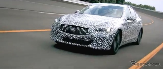 ベッテル選手が開発テストを行ったインフィニティQ50