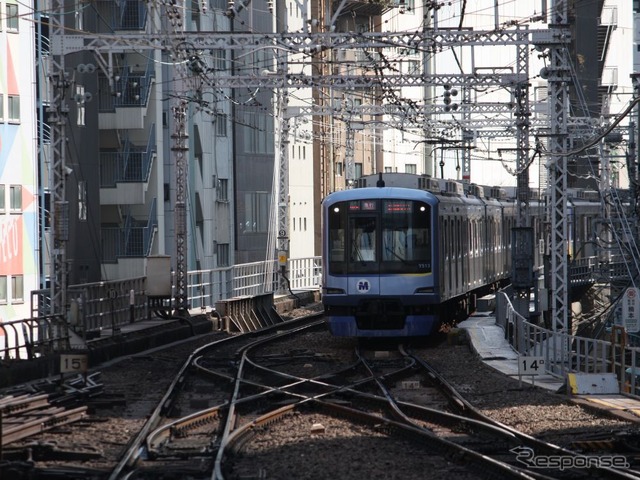 「バラスト詰め放題」が実施される渋谷駅手前の線路。