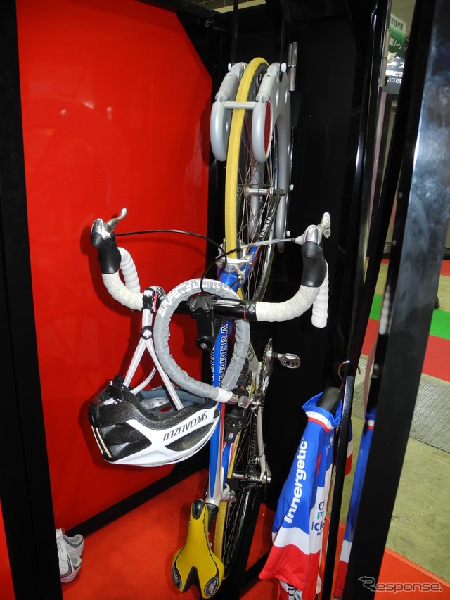 GXコーポレーションの自転車用コインロッカー（「JAPAN SHOP2013」）