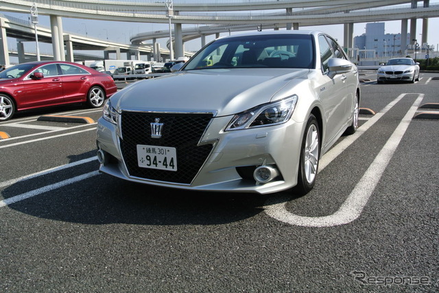 新型 クラウン アスリート