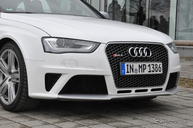 アウディ・RS4