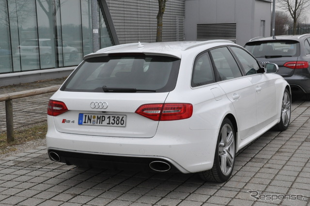 アウディ・RS4
