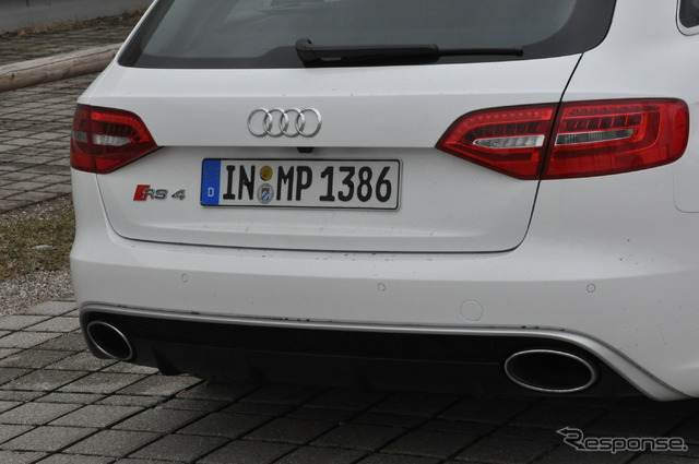アウディ・RS4