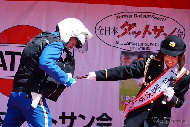 ライダー用の着衣型エアバッグをデモンストレーション(参考画像)