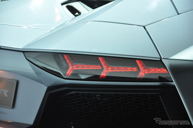 ランボルギーニ・アヴェンタドール LP700-4 ロードスター