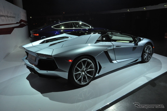 ランボルギーニ・アヴェンタドール LP700-4 ロードスター