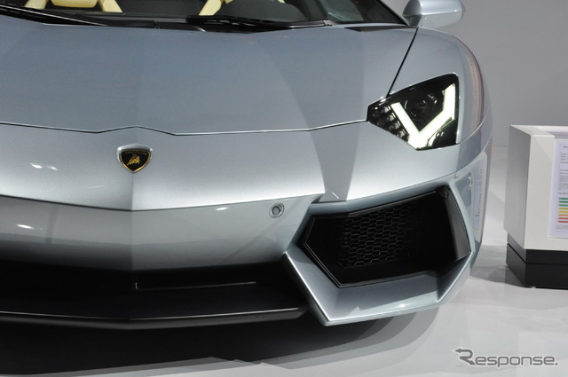 ランボルギーニ・アヴェンタドール LP700-4 ロードスター
