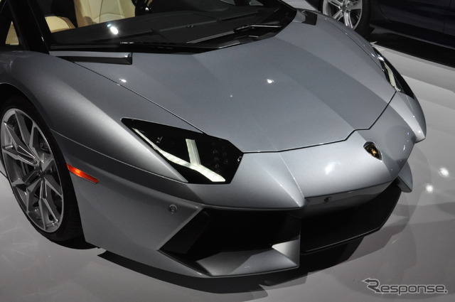 ランボルギーニ・アヴェンタドール LP700-4 ロードスター