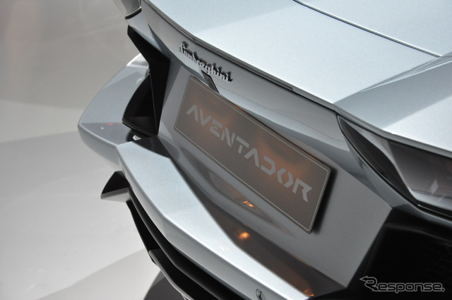 ランボルギーニ・アヴェンタドール LP700-4 ロードスター