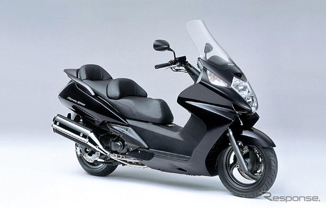 ホンダ、シルバーウイング のカラーリングを変更