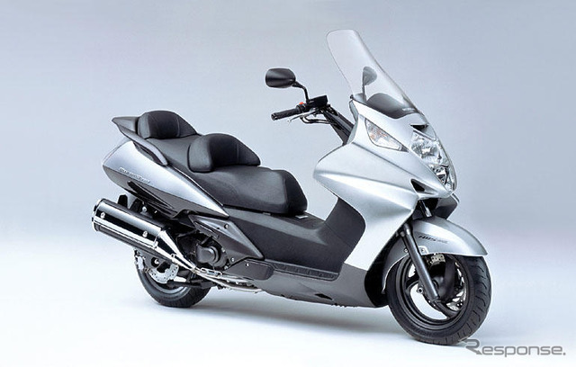 ホンダ、シルバーウイング のカラーリングを変更
