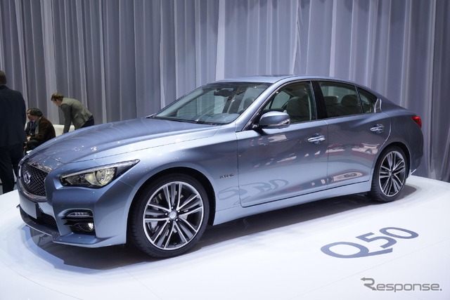 インフィニティ Q50 のハイブリッド（ジュネーブモーターショー13）