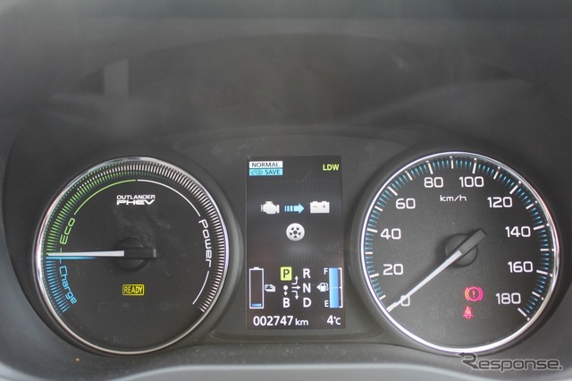 三菱・アウトランダー PHEV