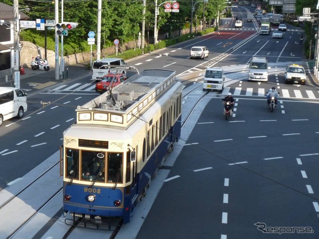 「都電さくら号」で使用されるレトロ車両の9000形9002号。