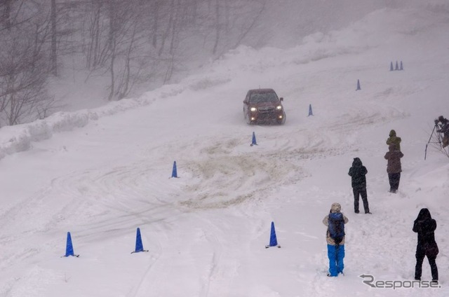 スバル フォレスター 新搭載の X-MODEを雪上で実力検証