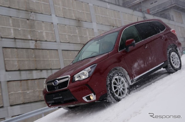 スバル フォレスター 新搭載の X-MODEを雪上で実力検証