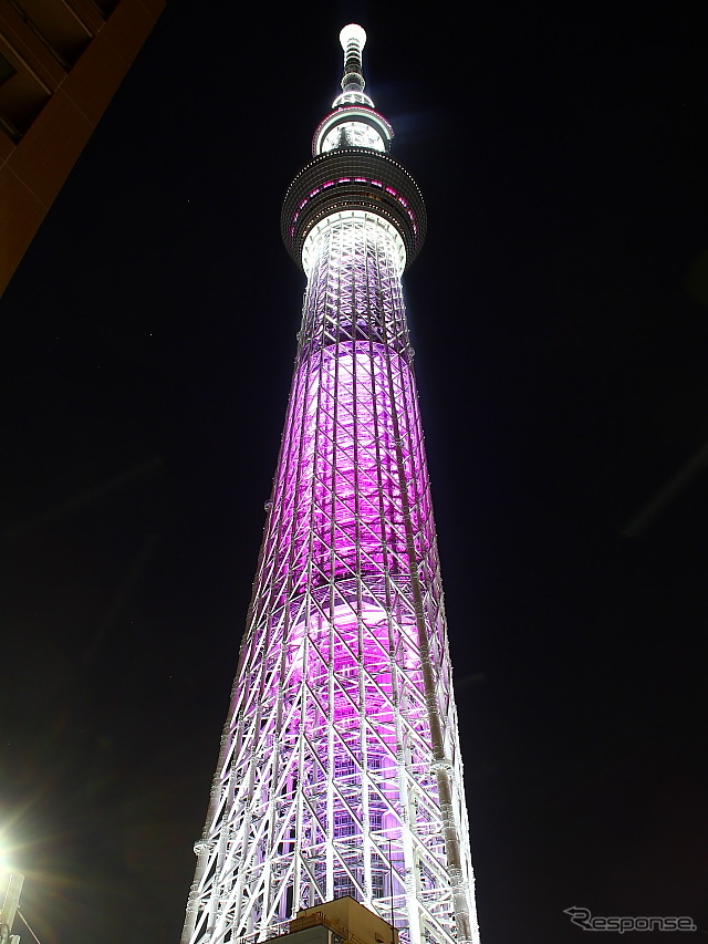 東京スカイツリー 夜桜空花見をイメージしたライティング