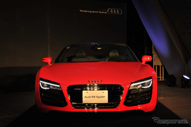 アウディ R8 2013年モデル