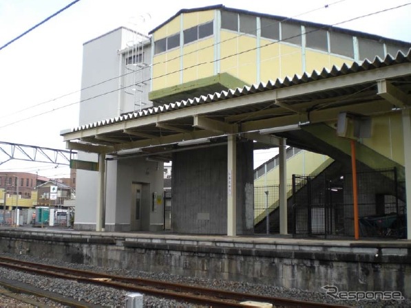 下土狩駅に設置されたエレベーター（ホーム側）。