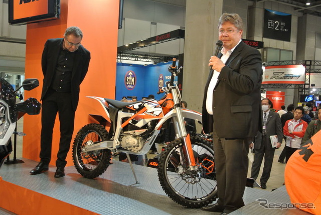 KTM ハラルド・トゥルキンガー氏（右）