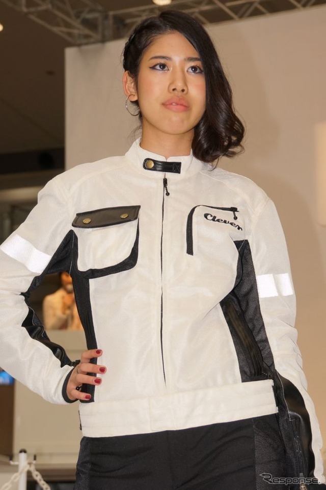 【東京モーターサイクルショー13】女性向けのファッションショーを開催