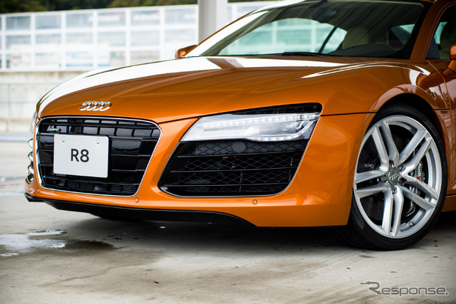 アウディ・R8 クーペ 4.2 FSI quattro