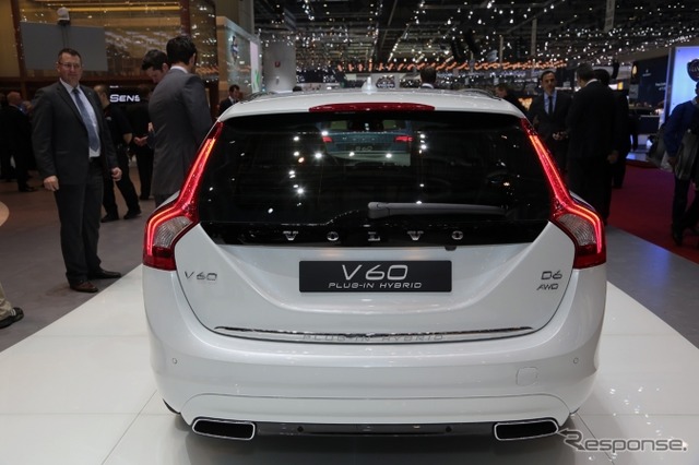 ボルボ V60 PHV の改良モデル（ジュネーブモーターショー13）