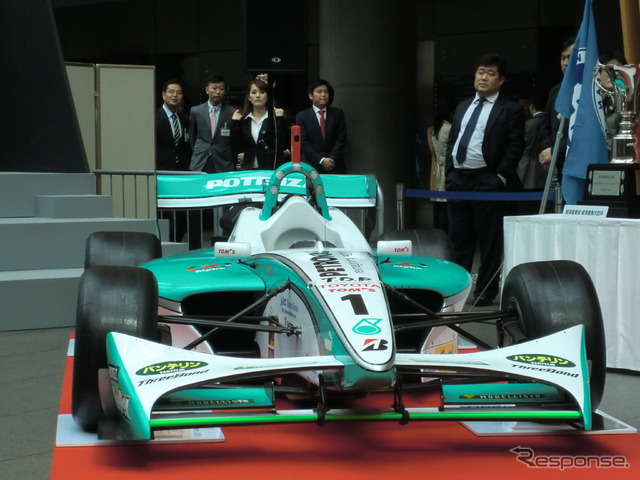 今季で5シーズン目の使用となる現行マシン「SF13」(旧名:FN09)。